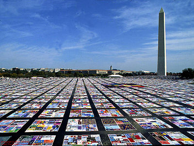 400px-aids_quilt